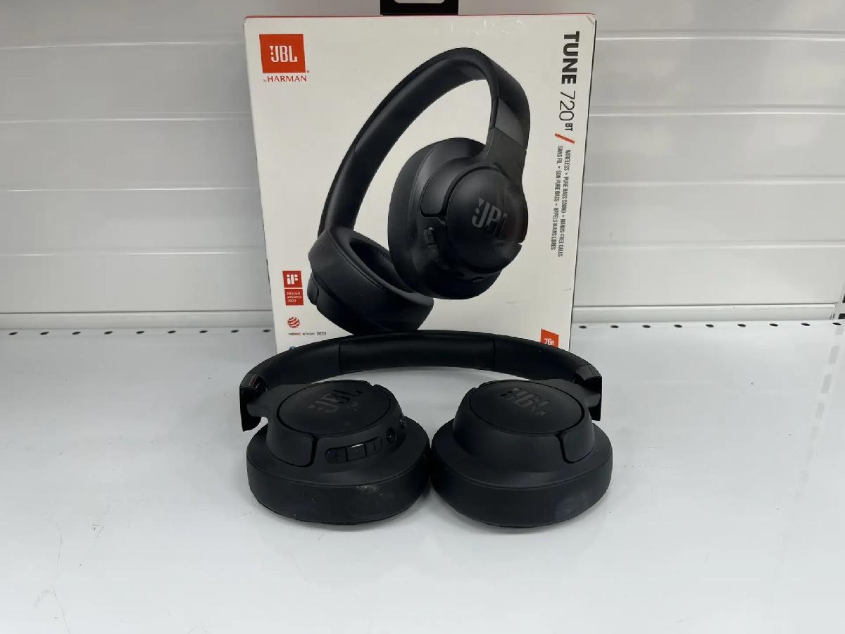 Наушники беспроводные JBL Tune 720BT;