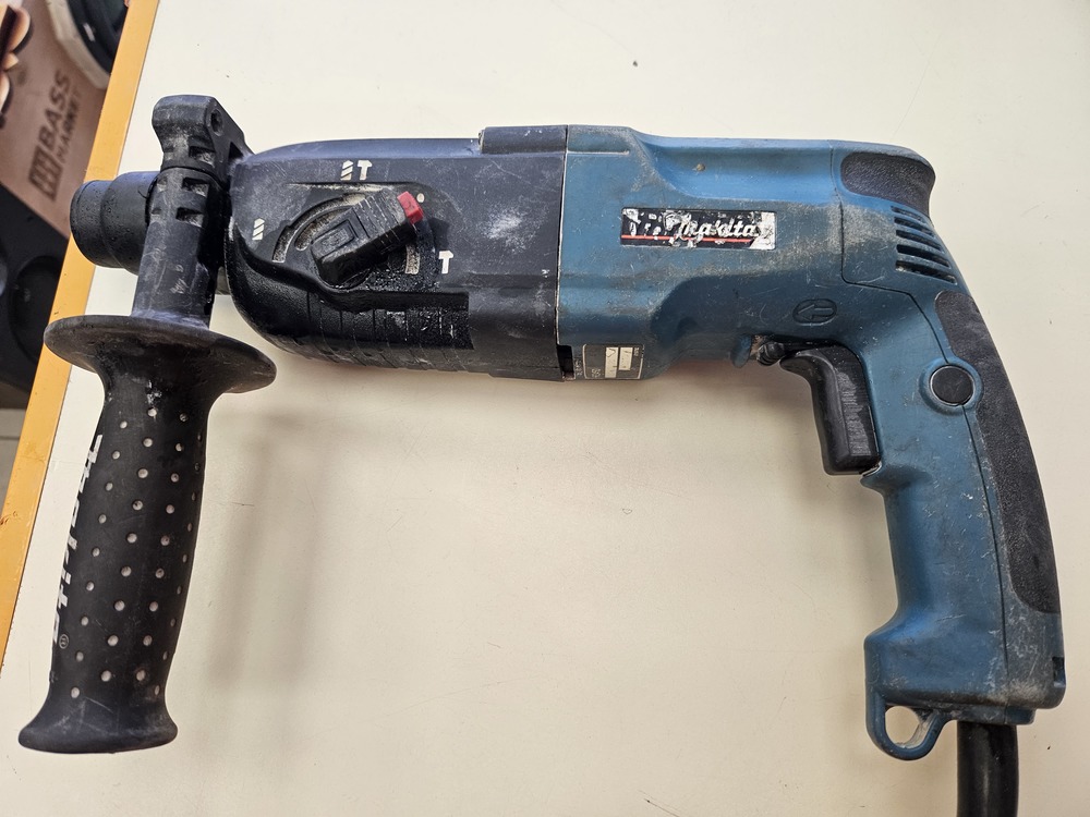Перфоратор Makita HR-2450