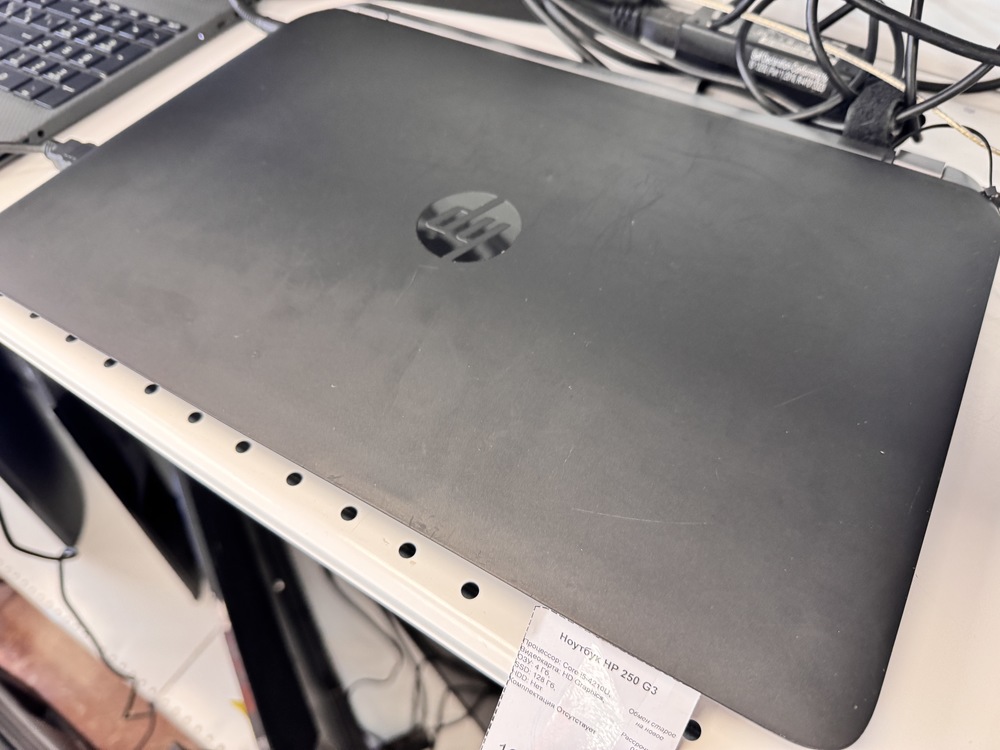 Ноутбук HP 250 G3; Core i5-4210U, HD Graphics, 4 Гб, 128 Гб, Нет