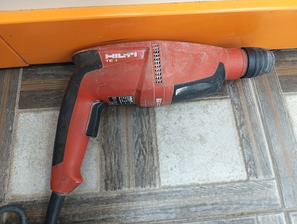 Перфоратор Hilti TE 1