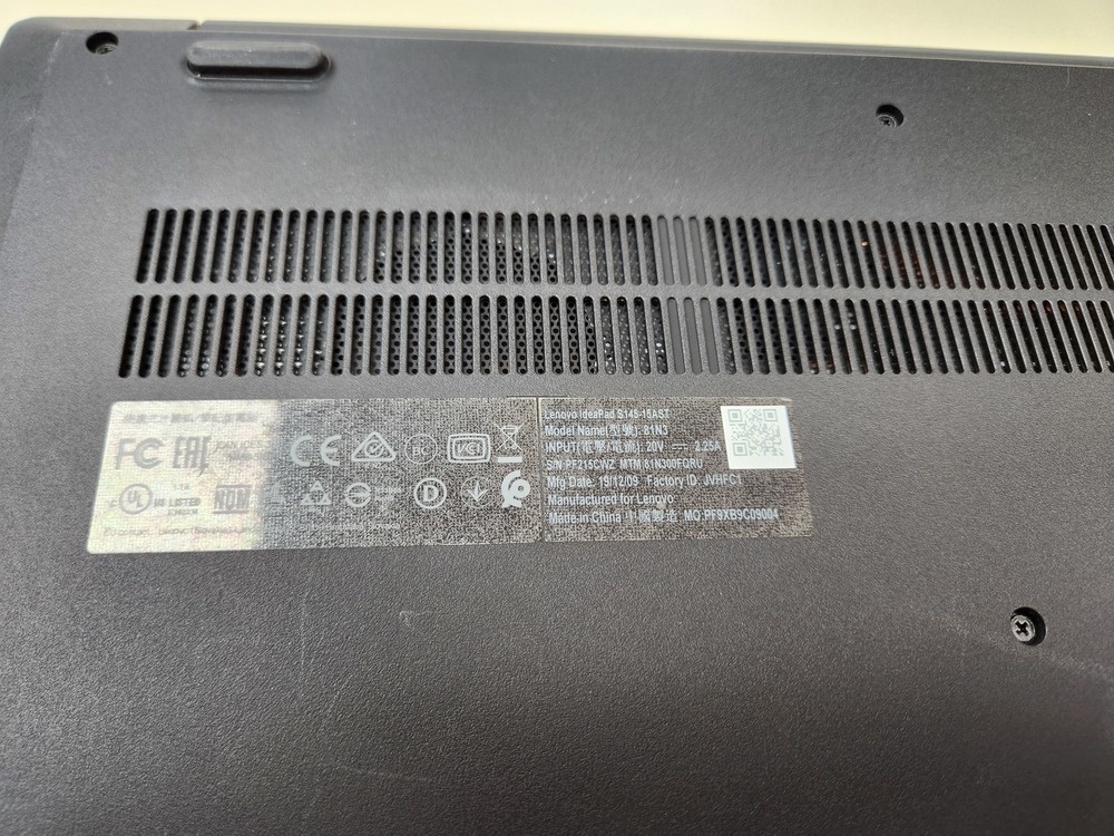 Ноутбук Lenovo; A4-9125, Radeon R3 series, 4 Гб, 120 Гб, Нет