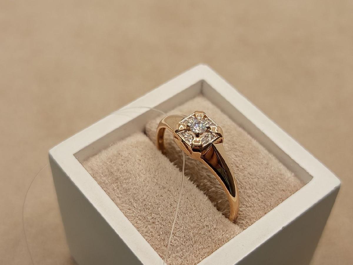 КОЛЬЦО С КАМНЯМИ (Au 585)