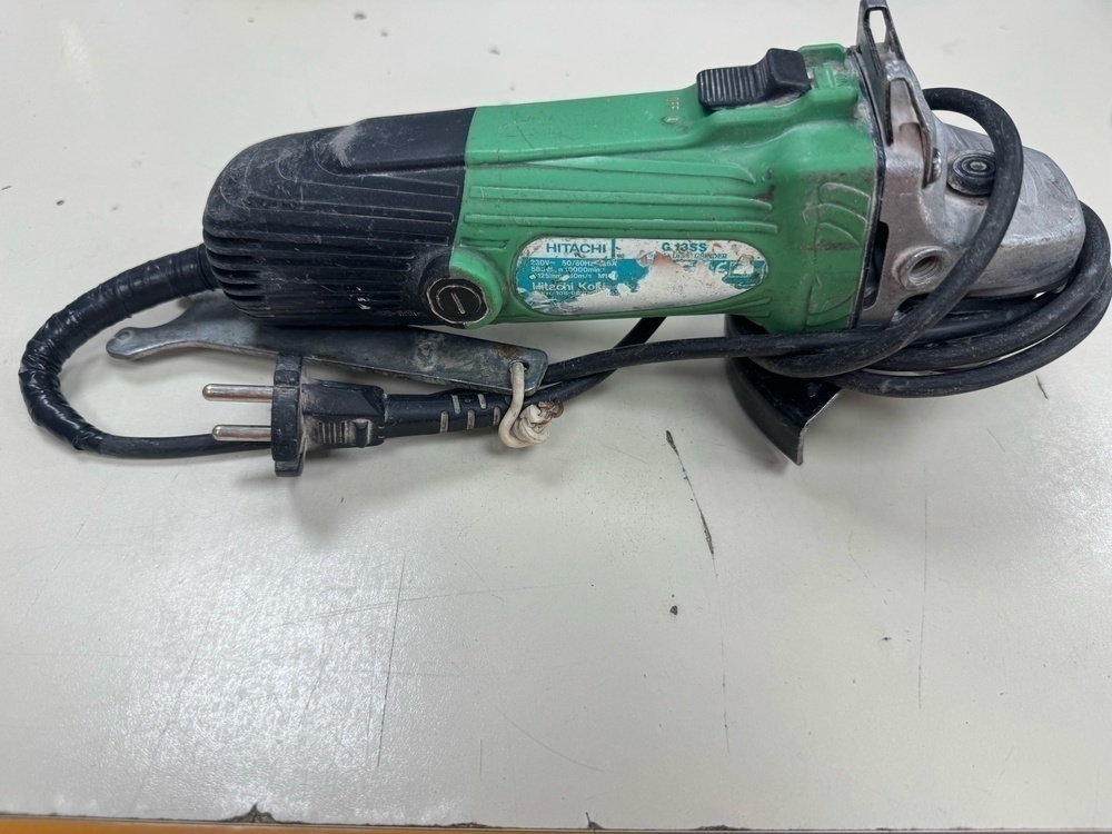 Угловая шлифмашина Hitachi G13SS