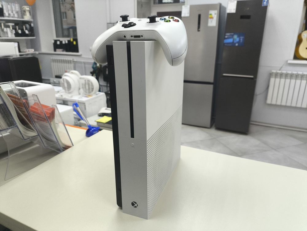 Игровая приставка Xbox One S 1TB