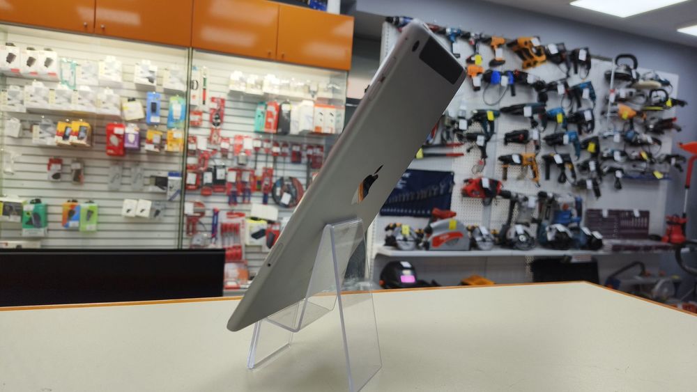 Планшет iPad MINI 4 16GB