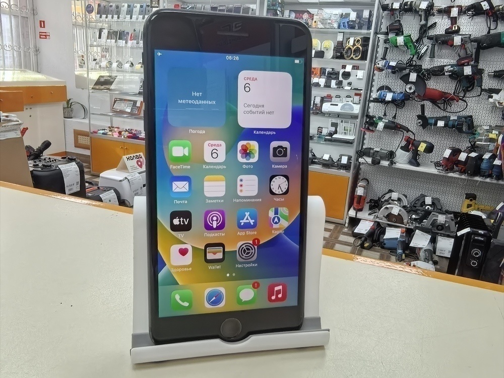 Смартфон Apple iPhone 8 Plus 64Gb