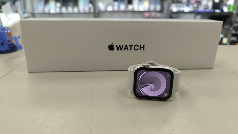 Смарт-часы Apple Watch SE 2022 44mm