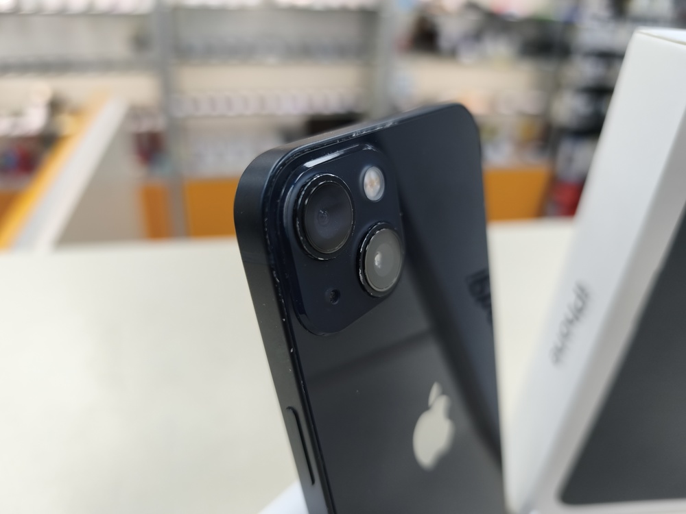 Смартфон Apple iPhone 13 128Gb