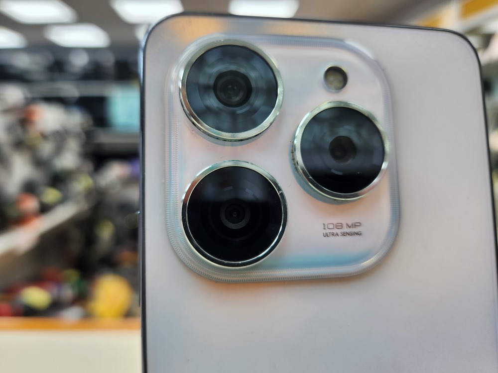 Смартфон Tecno SPARK 20 PRO 8/256