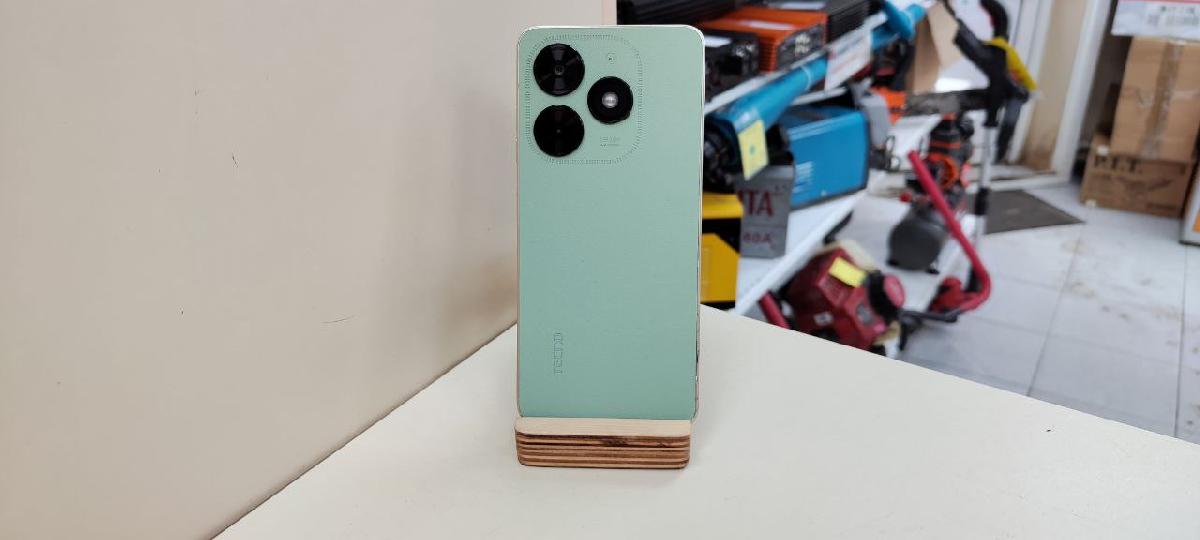 Смартфон Tecno Spark Go 2024 3/64