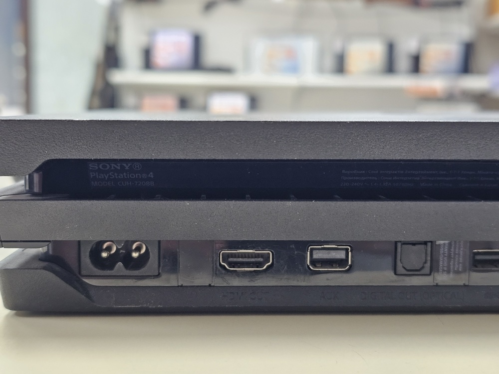 Игровая приставка PlayStation 4 Pro 1Tb