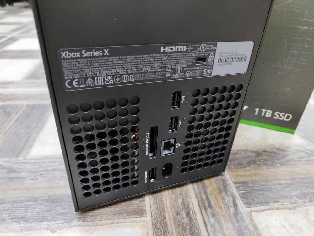 Игровая приставка Xbox Series X 1Tb
