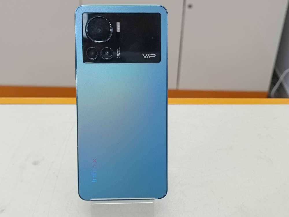 Смартфон Infinix Note 12 VIP 8/256