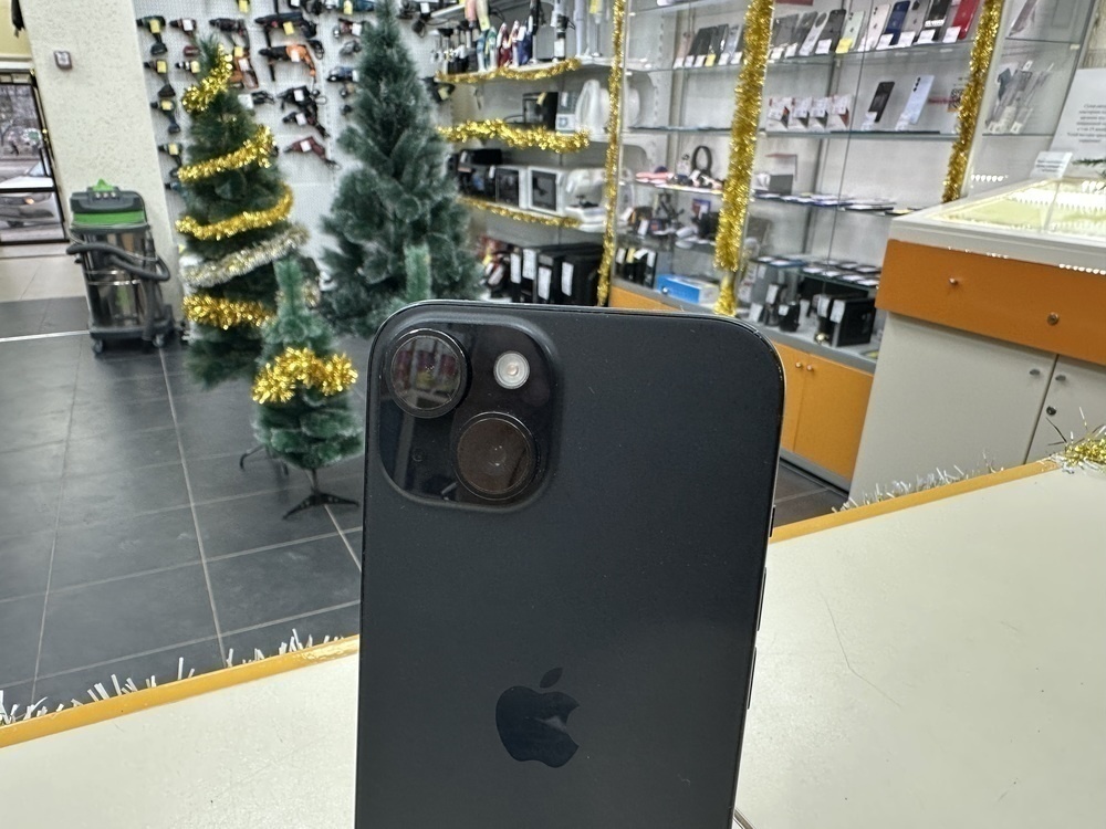 Смартфон Apple Iphone 15 128Gb