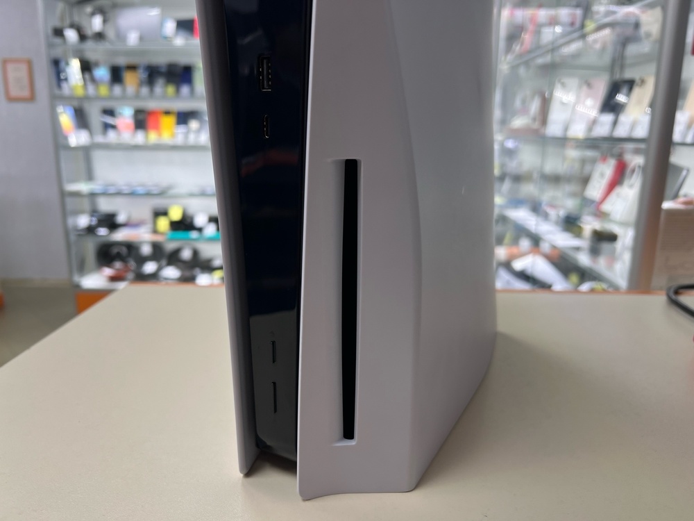 Игровая приставка PlayStation 5 825Gb (С дисководом)