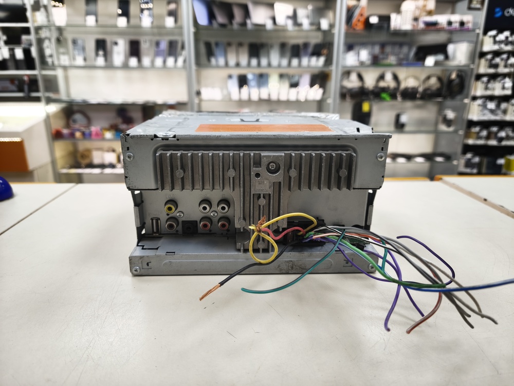 Автомагнитола Pioneer AVH-G111DVD
