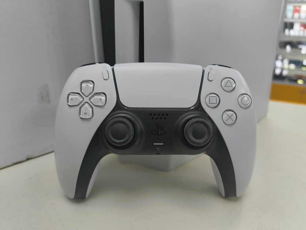 Игровая приставка PlayStation 5 825Gb (С дисководом)