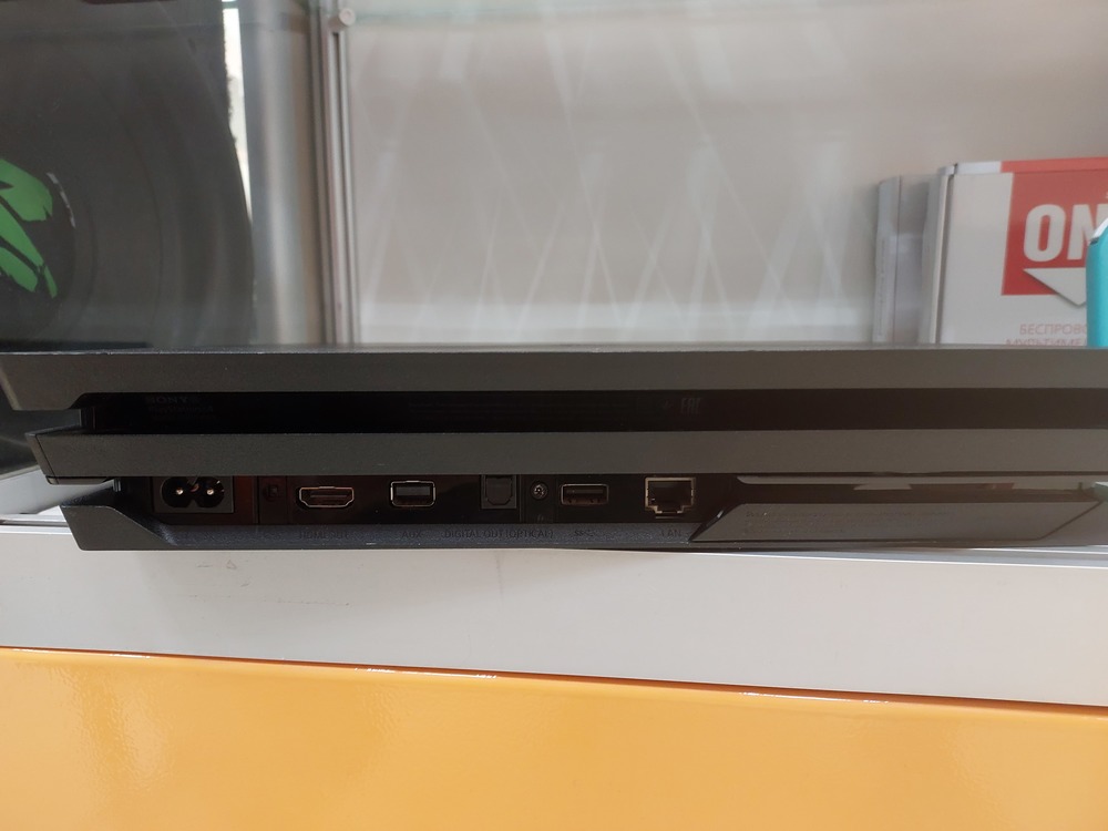 Игровая приставка PlayStation 4 Pro 1Tb