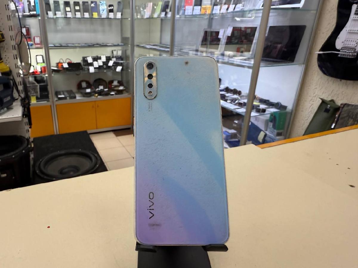 Смартфон Vivo 1907 6/128