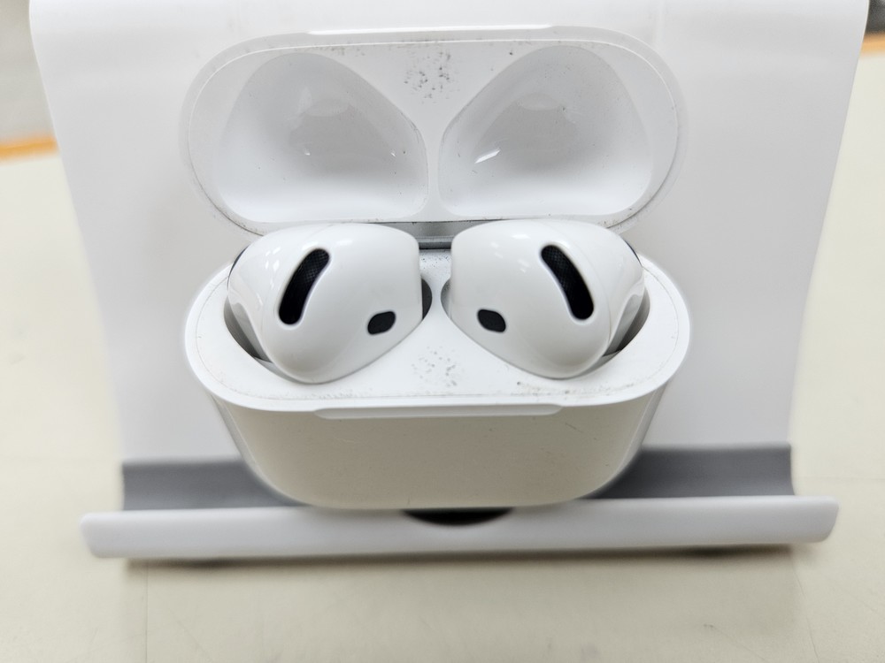Наушники беспроводные Apple AirPods 4 Без ANC