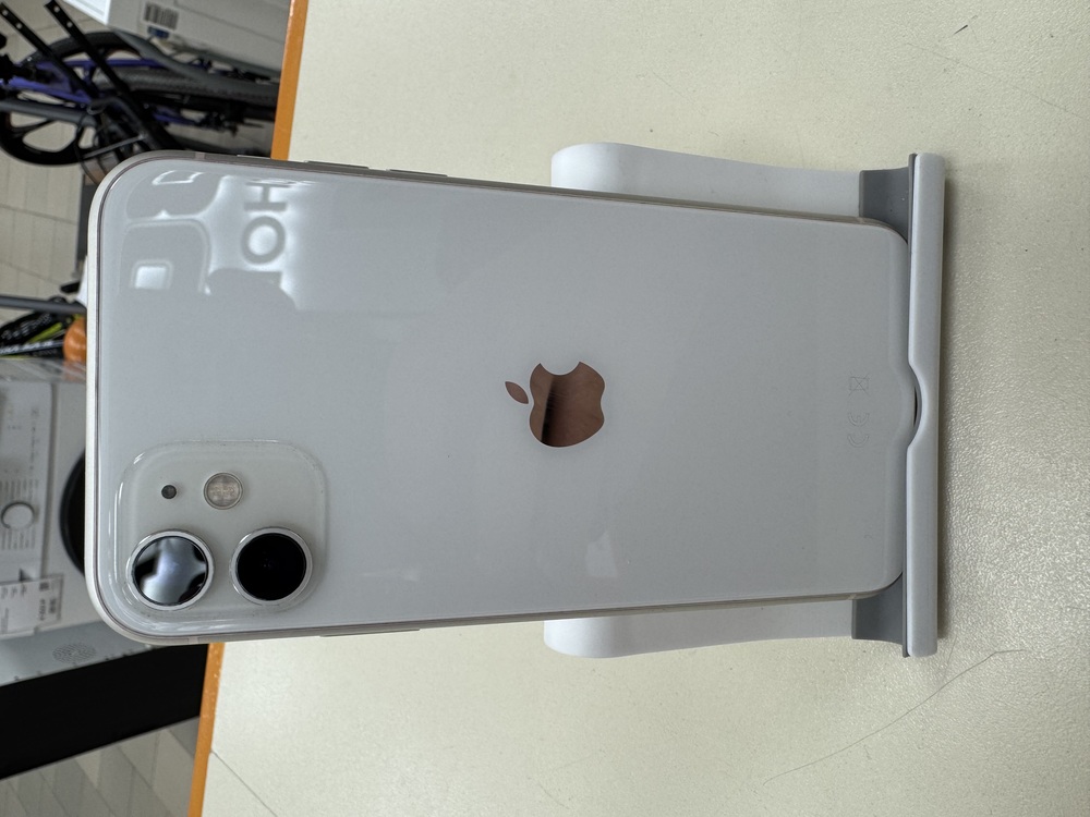 Смартфон Apple iPhone 11 64Gb