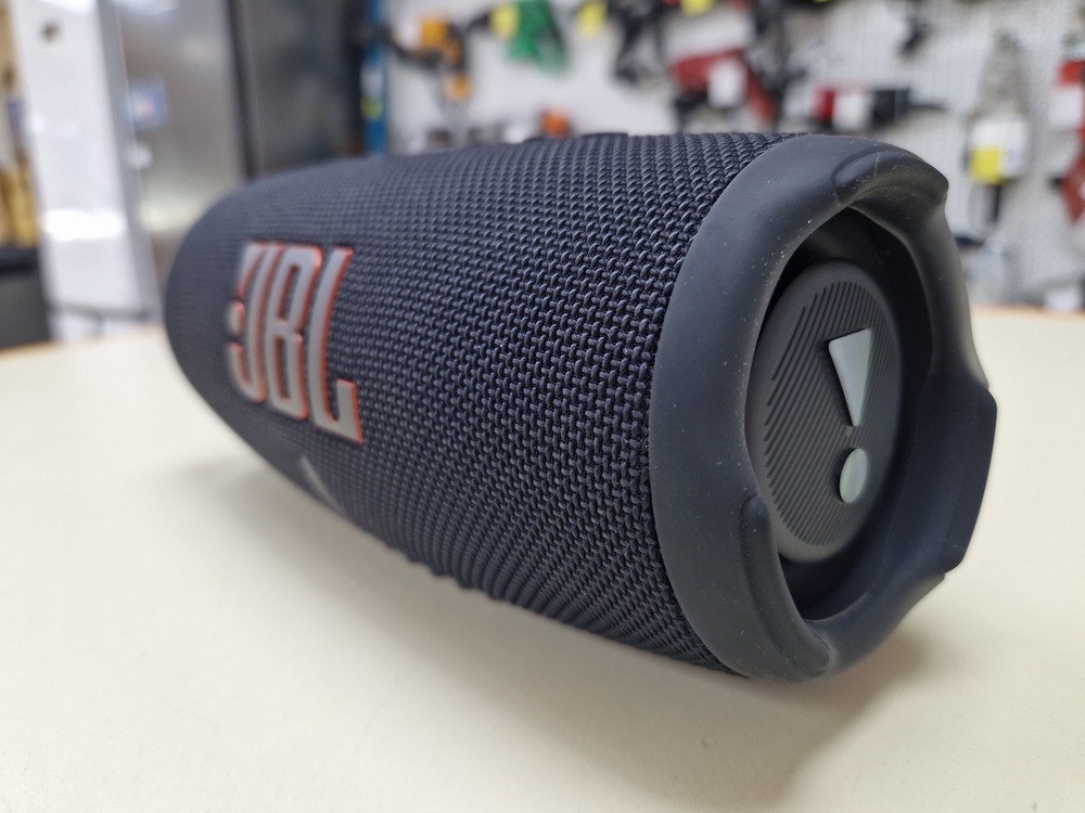 Портативная акустика JBL Charge 5