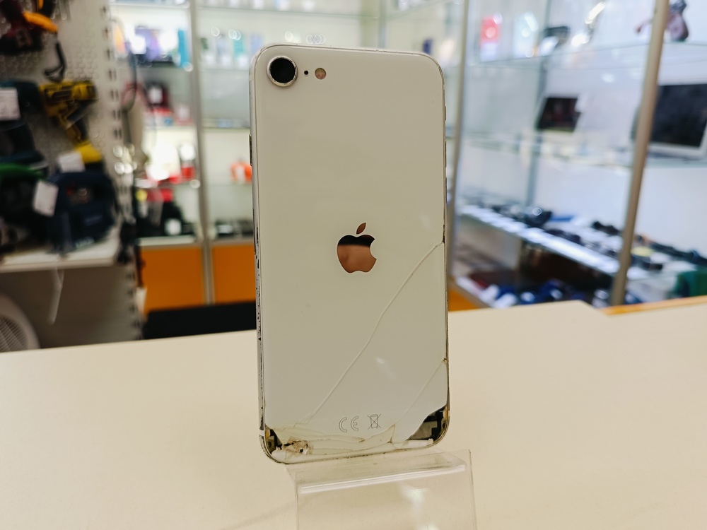 Смартфон Apple iPhone SE 2020 64Gb