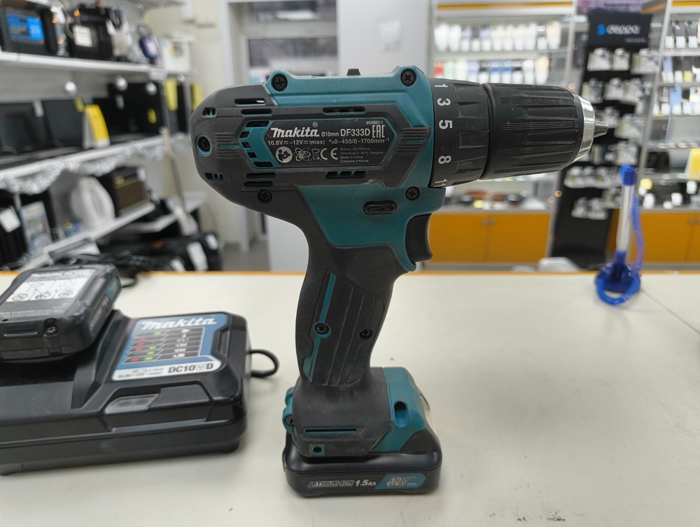 Шуруповерт Makita DF333D