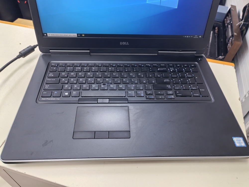 Ноутбук DELL; Core i7-6920HQ, Intel HD Graphics 530, 16 Гб, 240 Гб, 1 Tb