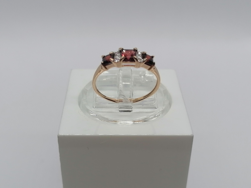 КОЛЬЦО С КАМНЯМИ (Au 585)