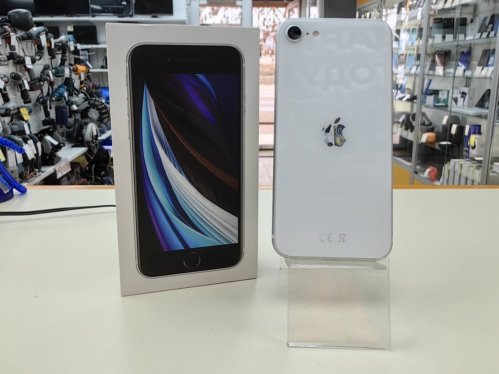 Смартфон Apple iPhone SE 2020 64Gb