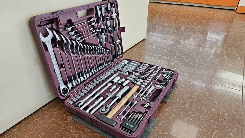 Набор инструментов Thorvik UTS0127