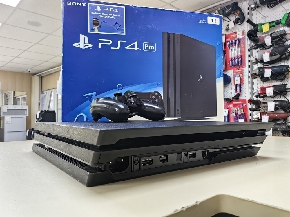 Игровая приставка PlayStation 4 Pro 1Tb
