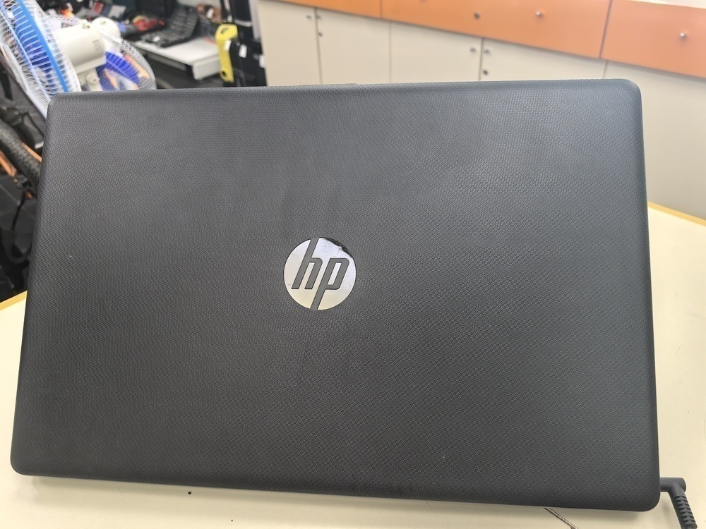 Ноутбук HP 15gw006ur; Ryzen 3 3250U, Radeon Graphics, 8 Гб, 250 Гб, Нет