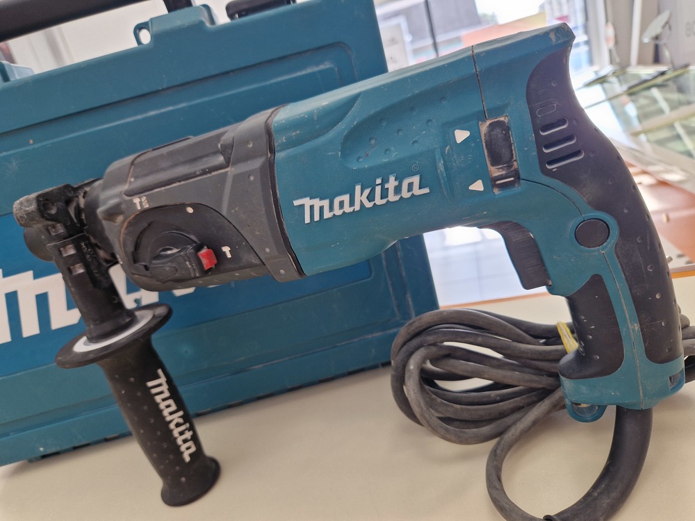 Перфоратор Makita HR 2470