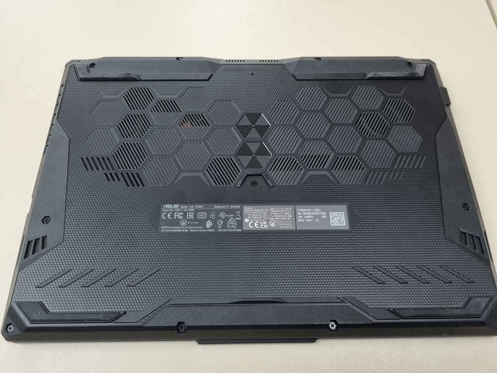 Ноутбук ASUS;  Core I5-11400H, GeForce RTX 3050, 8 Гб, 500 Гб, Нет