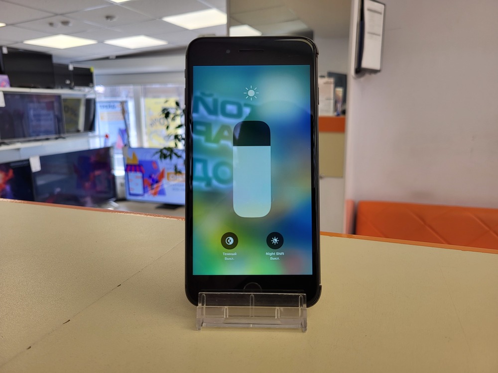 Смартфон Apple iPhone 8 Plus 64Gb