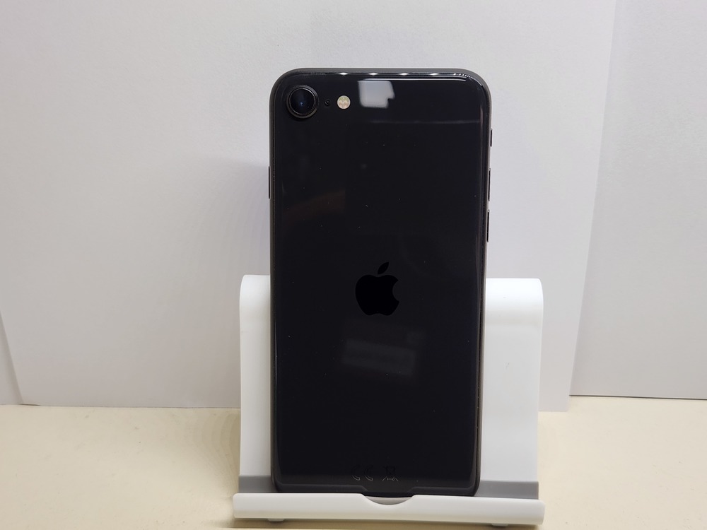 Смартфон Apple iPhone SE 2020 64Gb