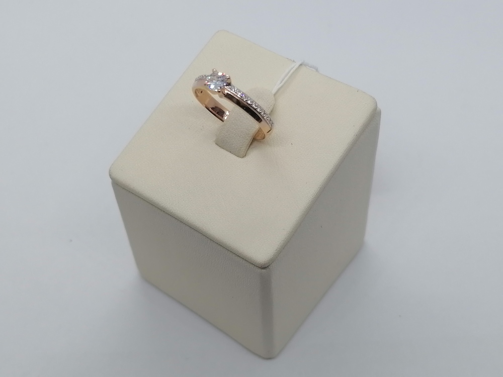 КОЛЬЦО С КАМНЯМИ (Au 585)