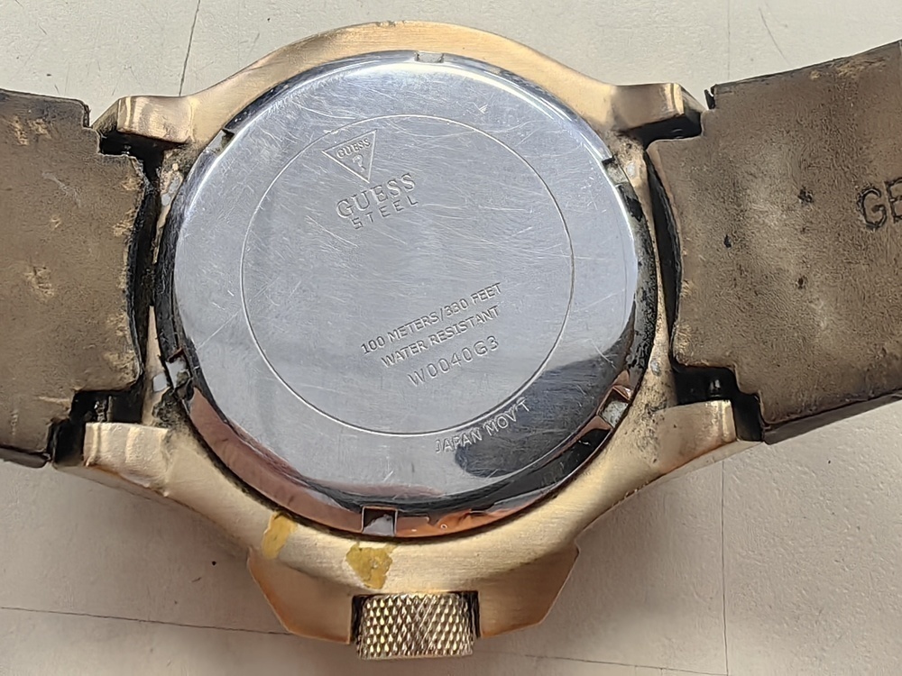 Часы наручные GUESS W0040G3