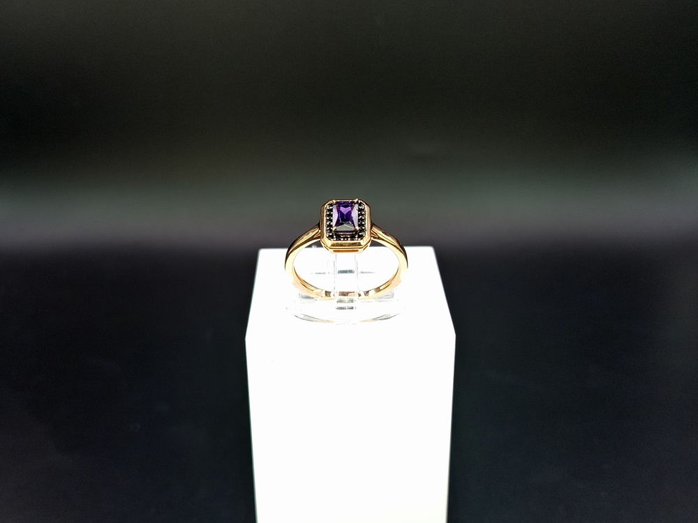 КОЛЬЦО С КАМНЯМИ (Au 585)