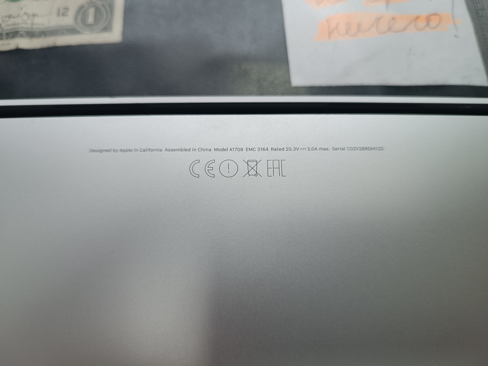 Ноутбук Apple MacBook Pro i5 (13 дюймов два порта Thunderbolt 3 2016) A1708