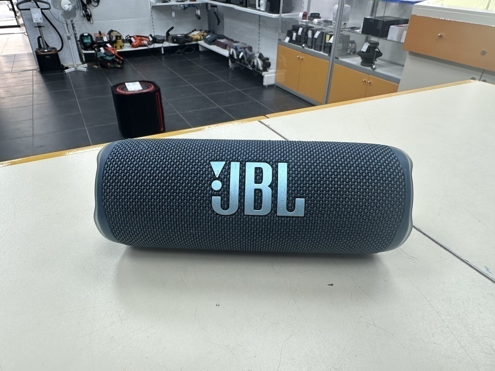 Портативная акустика JBL Flip 6;