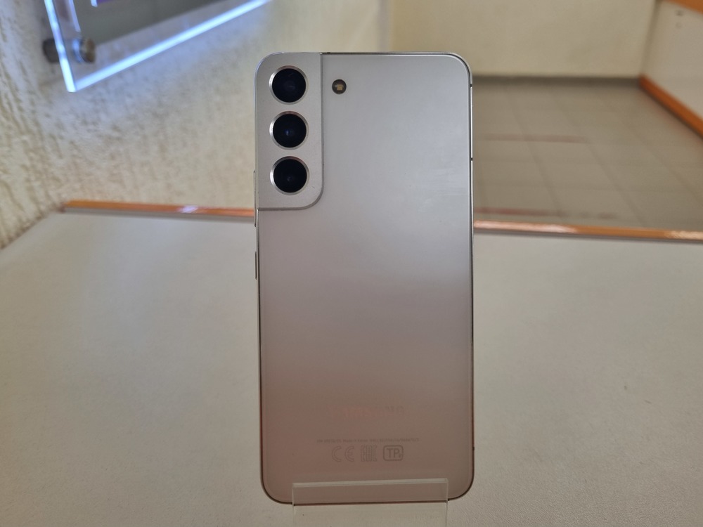 Смартфон Samsung Galaxy S22 8/256