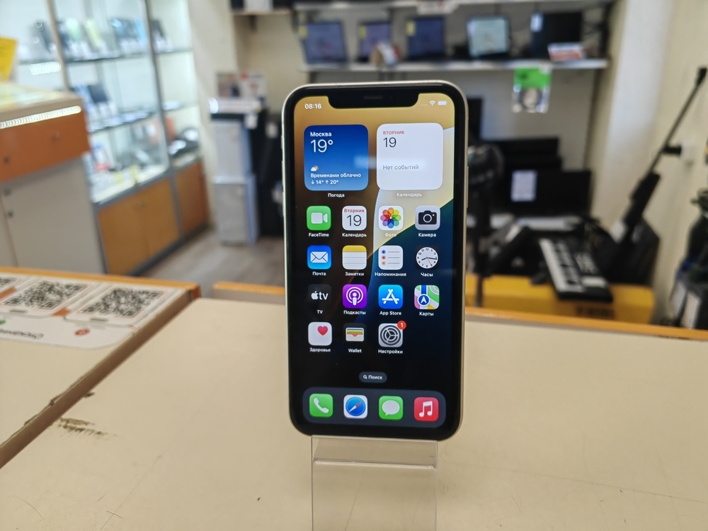 Смартфон Apple iPhone 11 64Gb