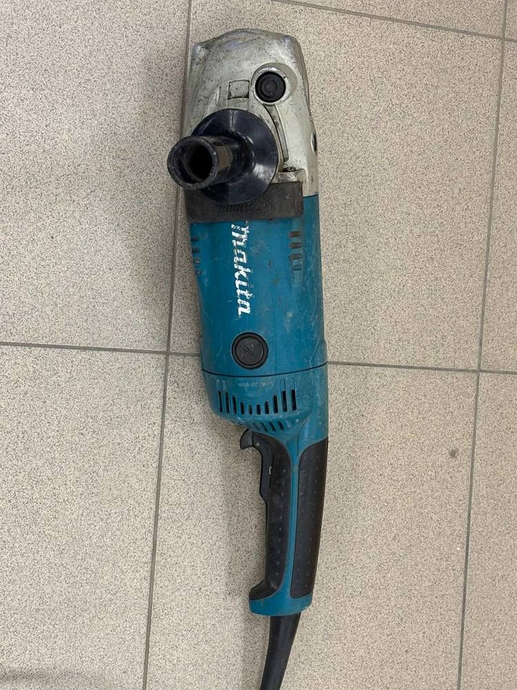 Угловая шлифмашина Makita GA9020