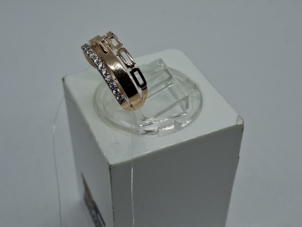 01-118235 КОЛЬЦО С КАМНЯМИ (Au 585)