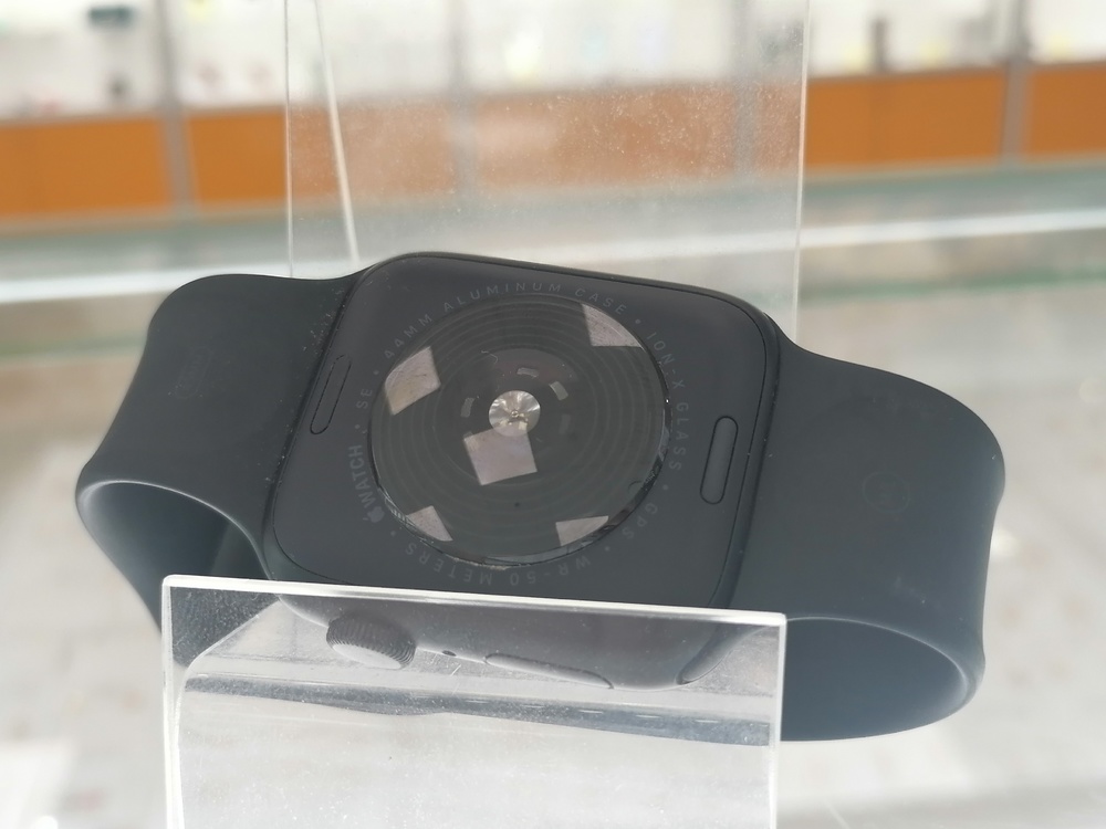 Смарт-часы Apple Watch SE 2022 44mm