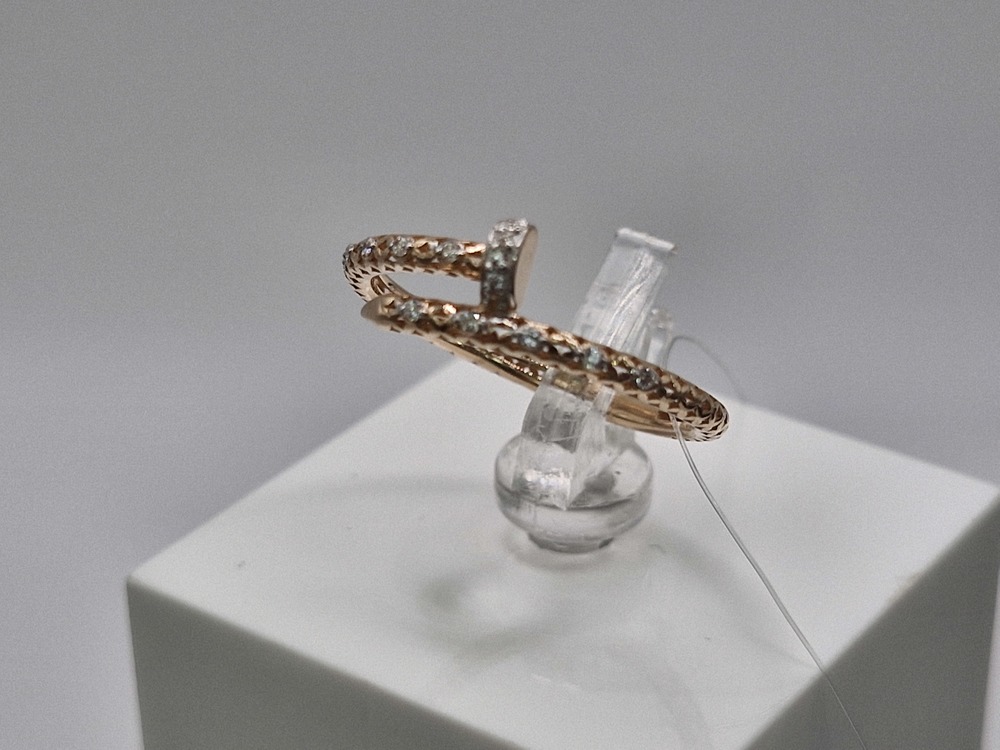 КОЛЬЦО С КАМНЯМИ (Au 585)