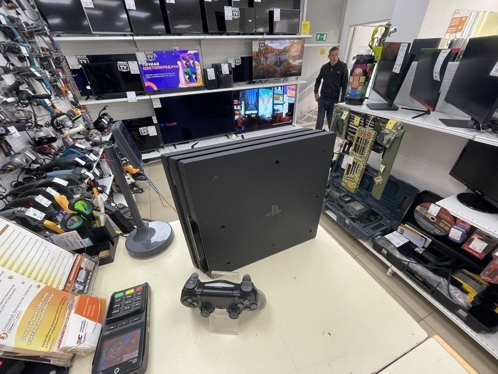 Игровая приставка PlayStation 4 Pro 1Tb